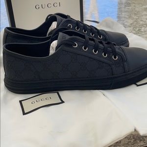 Gucci low cut “GG” shoes